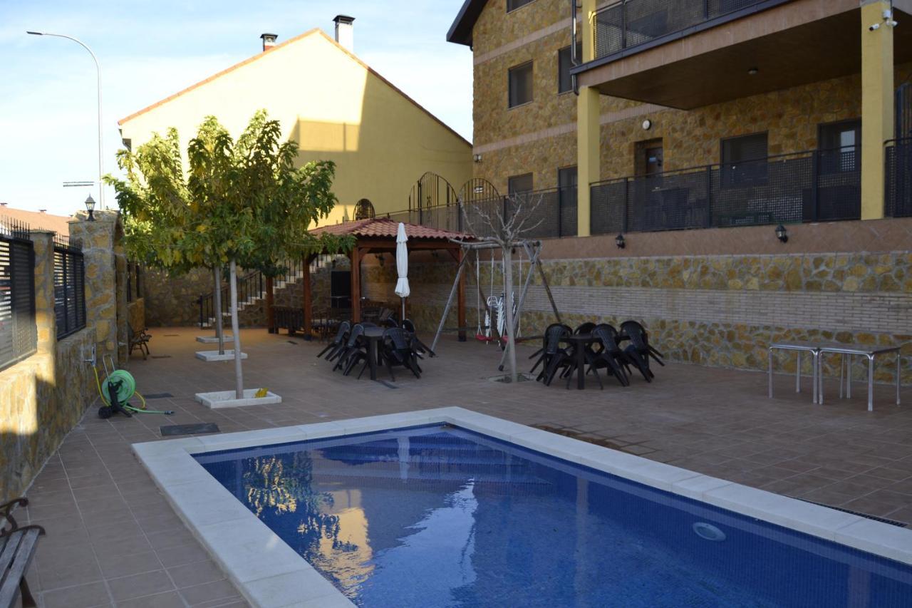 Aldea del Fresno Apartamentos "Casa Rural De Aldea" מראה חיצוני תמונה